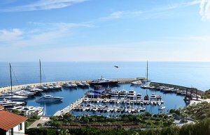 25 x 7 Metre Berth/Mooring Marina Cala del Forte Monoco For Sale